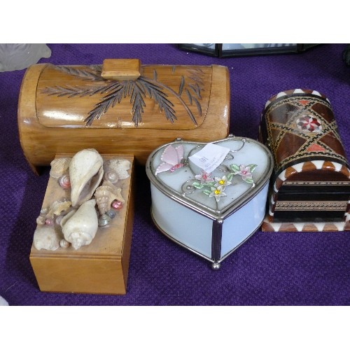 101 - 3 DECORATIVE TRINKET BOXES, 2 CARVED AND 1 GLASS