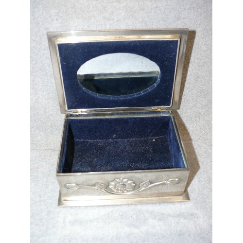 56 - HIGHLY DECORATIVE SILVER PLATE JEWELLERY BOX, STUNNING CASTING