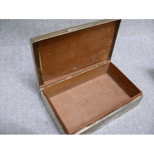 27 - A SOLID SILVER CIGARETTE BOX MADE IN BIRMINGHAM IN 1937 BY ALFRED DEELEY. GROSS WEIGHT 312gr