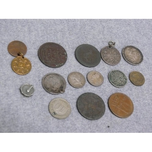 34 - INTERESTING LOT OF COINS AND COIN PENDANTS TO INCLUDE AN 1819 SILVER SHILLING, AFGHANISTAN 1 RUPEE, ... 