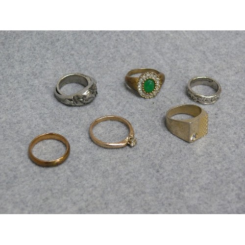 26 - COLLECTION OF 7 DRESS RINGS