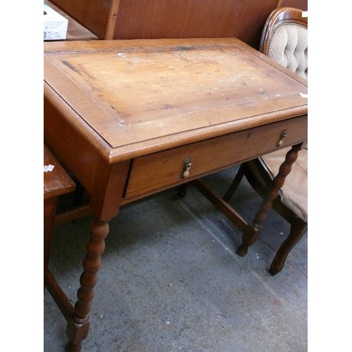 505 - A VINTAGE OAK DESK