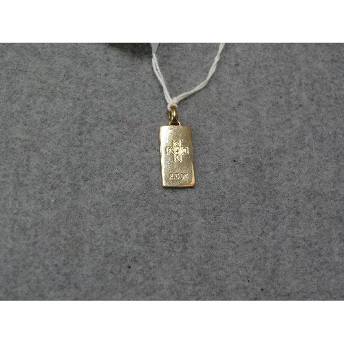 40 - A 9CT GOLD PENDANT TO CELEBRATE THE MILLENIUM 2000 THE GREENWICH LINE 0 ON YOUR MAP READING WEIGHT 3... 