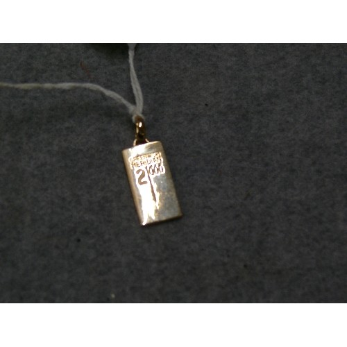 40 - A 9CT GOLD PENDANT TO CELEBRATE THE MILLENIUM 2000 THE GREENWICH LINE 0 ON YOUR MAP READING WEIGHT 3... 