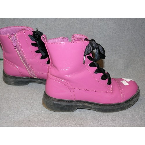 142 - A PAIR OF PINK BOOTS BY M&S SIZE 3