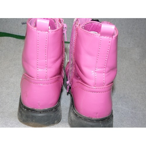 142 - A PAIR OF PINK BOOTS BY M&S SIZE 3