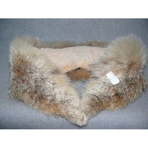 180 - FOX FUR COLLAR