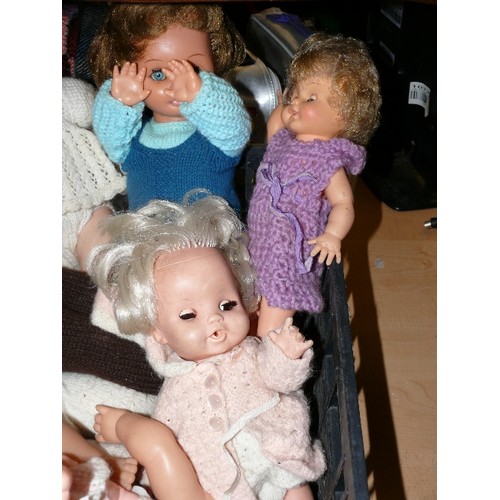 255 - A LARGE COLLECTION OF VINTAGE BABY DOLLS