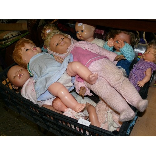 255 - A LARGE COLLECTION OF VINTAGE BABY DOLLS