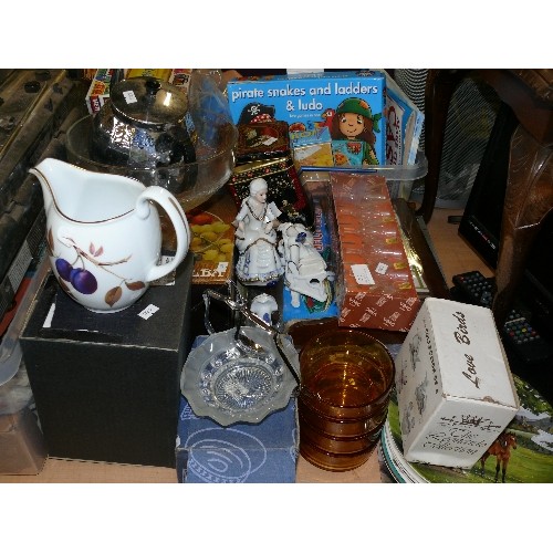 262 - A LARGE MIXED LOT OF COLLECTABLES AND OTHER ITEMS TO INCLUDE ROYAL WORCESTER. GLASSWARE, METALWARE E... 