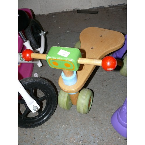 349 - A SELECTION OF BABY/TODDLER TOYS TO INCLUDE BALANCE BIKE, ACTIVITY TABLE, PONY ROCKER ETC