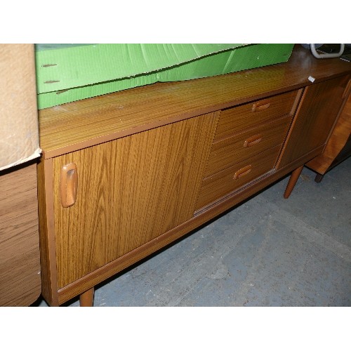 451 - A LARGE VINTAGE SIDEBOARD WITH 3 DRAWERS AND SLIDING DOORS