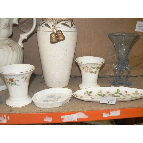 473 - A SELECTION OF CHINA AND GLASSWARE TO INCLUDE WEDGWOOD