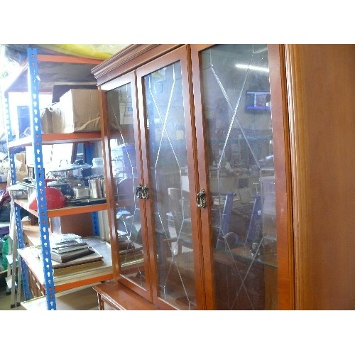 475 - A LARGE DISPLAY CABINET WITH 3 GLAZED DOORS TO TOP AND 3 DOORS AND DRAWERS BELOW