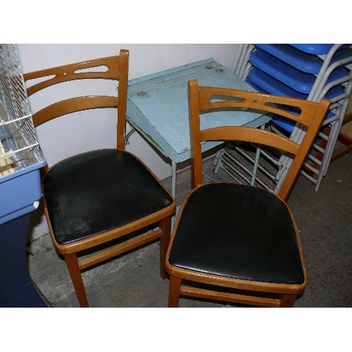 481 - A PAIR OF RETRO OAK DINING CHAIRS