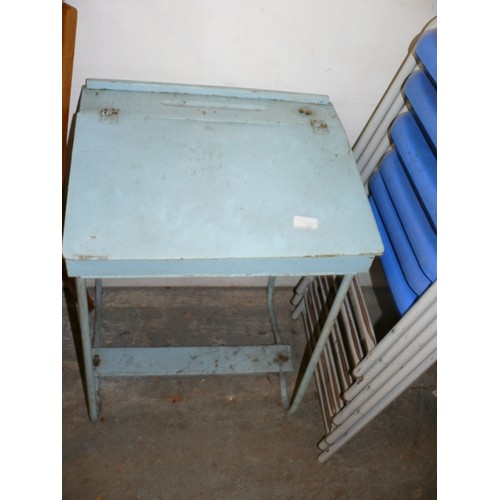 482 - A SMALL VINTAGE WOODEN SCHOOL DESK, PAINTED IN TURQUOISE