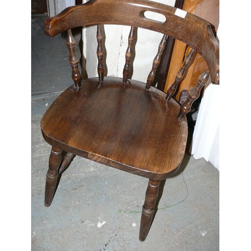 487 - A VINTAGE WOODEN WESTERN STYLE CHAIR