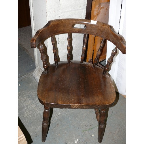 487 - A VINTAGE WOODEN WESTERN STYLE CHAIR