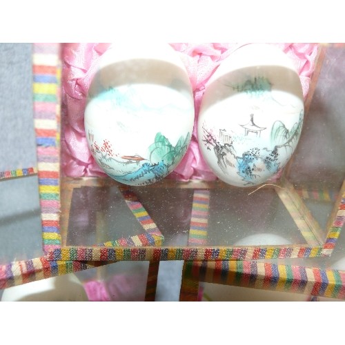 95 - 3 PAIRS OF BEAUTIFUL HAND PAINTED EGGS IN DISPLAY CASES