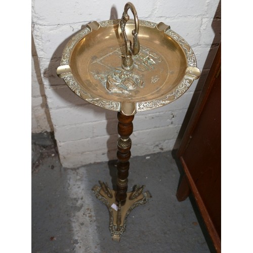 71 - AN ORNATE BRASS AND WOOD STANDARD ASHTRAY