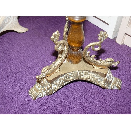 71 - AN ORNATE BRASS AND WOOD STANDARD ASHTRAY