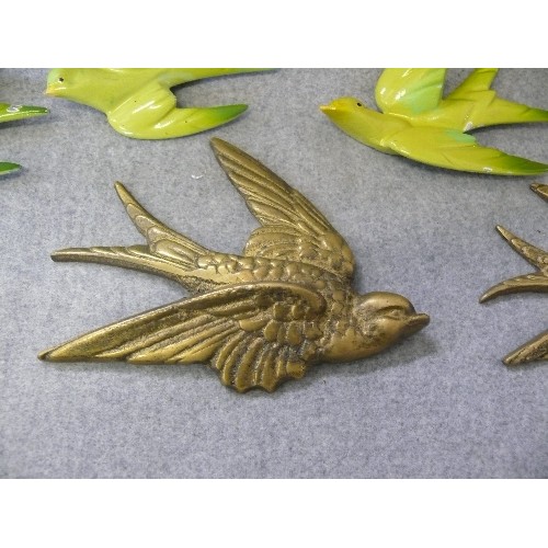 118 - A SET OF 3 VINTAGE METAL WALL PLAQUES PLUS A SET OF 3 BRASS BIRD WALL PLAQUES AND A CERAMIC BIRD PLA... 