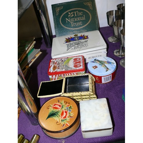 164 - A NICE SELECTION OF DECORATIVE TINS AND BOXES PLUS PLACEMATS