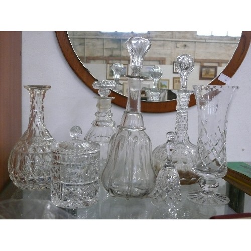 179 - A COLLECTION OF CRYSTAL AND GLASSWARE DECANTERS, VASES ETC