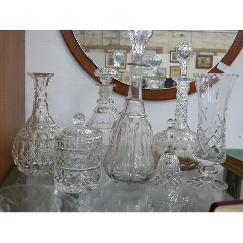 179 - A COLLECTION OF CRYSTAL AND GLASSWARE DECANTERS, VASES ETC