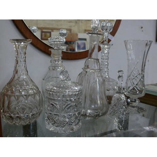 179 - A COLLECTION OF CRYSTAL AND GLASSWARE DECANTERS, VASES ETC