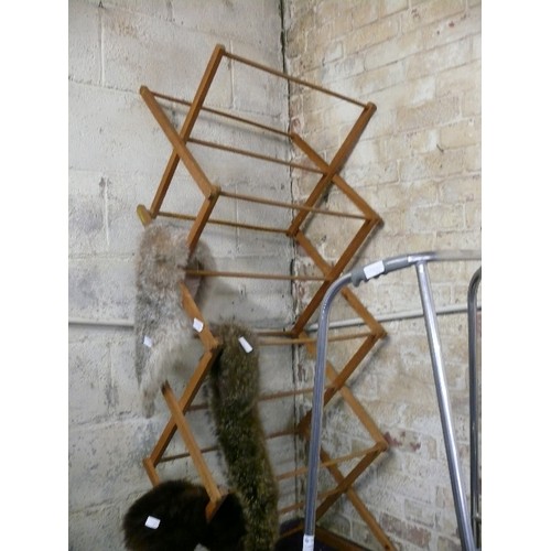 206 - A FOLDING WOODEN CLOTHES AIRER