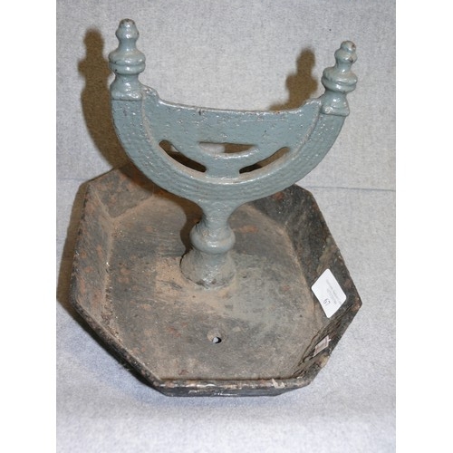 67 - VINTAGE CAST IRON BOOT SCRAPER