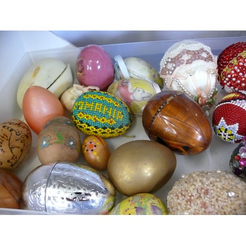 112 - A COLLECTION OF VARIOUS DECORATIVE EGGS