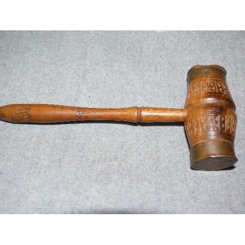 220 - A VERY NICE GAVEL WITH COPPER ENDS