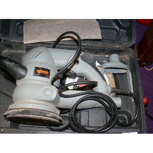 212 - AN ORBITAL SANDER BY HALFORDS