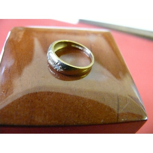 32 - 9CT GOLD RING WITH 3 WHITE STONES SIZE E  WEIGHT 1.54GR