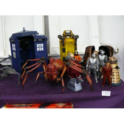 133 - A COLLECTION OF DOCTOR WHO FIGURINES TO INCLUDE DALEKS AND GENESIS ARK, CYBERMEN, K9, TARDIS, SATANS... 