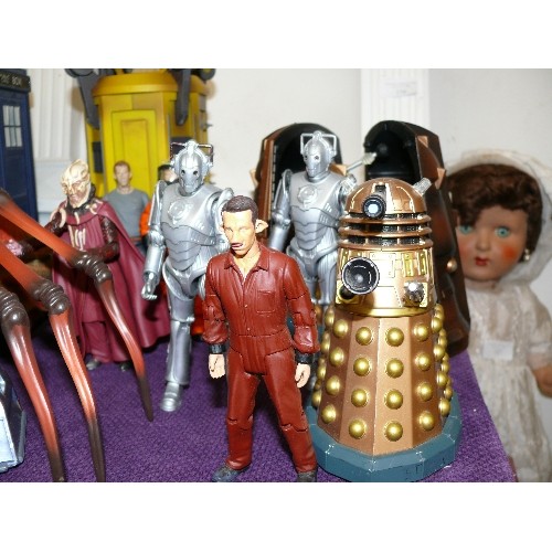 133 - A COLLECTION OF DOCTOR WHO FIGURINES TO INCLUDE DALEKS AND GENESIS ARK, CYBERMEN, K9, TARDIS, SATANS... 