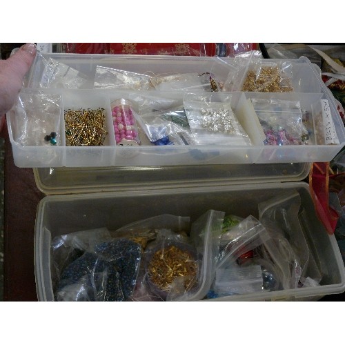 248 - A CRAFT STORAGE BOX CONTAINING JEWELLERY MAKING ITEMS