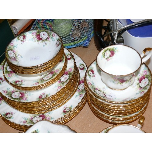 245 - A LARGE ROYAL ALBERT CELEBRATION TEA/DINNER SERVICE