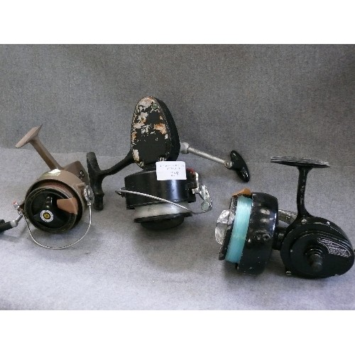 258 - 3 SEA FISHING REELS, A KP MORRITS INTREPID SURFCAST, A DAIWA 7600HR AND A MITCHELL GARCIA 387