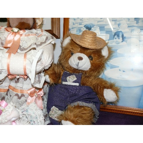 373 - 4 VARIOUS TEDDY BEARS / CUDDLY TOYS