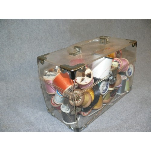 280 - A SMALL STORAGE CASE WITH CONTENTS OF COTTON WITH WOODEN REELS