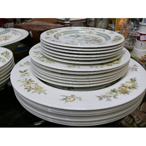 313 - A LARGE ROYAL DOULTON PART DINNER SERVICE 'TONKIN' TO INCLUDE PLATES, TUREENS, GRAVY BOAT, PLATTER E... 