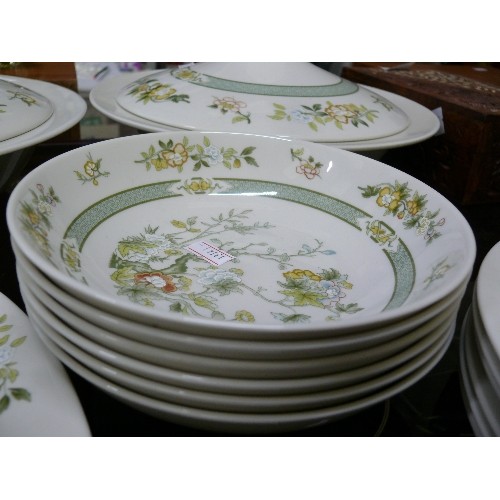 313 - A LARGE ROYAL DOULTON PART DINNER SERVICE 'TONKIN' TO INCLUDE PLATES, TUREENS, GRAVY BOAT, PLATTER E... 