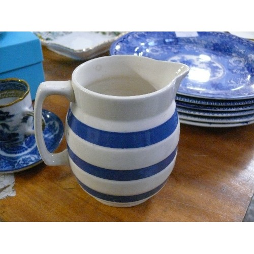 378 - A SELECTION OF CHINA TO INCLUDE BLUE & WHITE WEDGWOOD PLATES