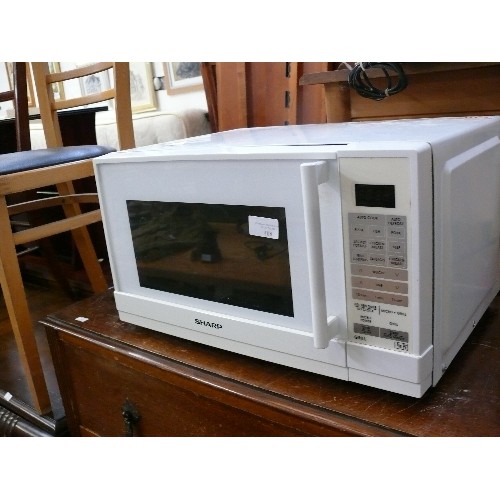 408 - SHARPE MICROWAVE & GRILL IN WHITE