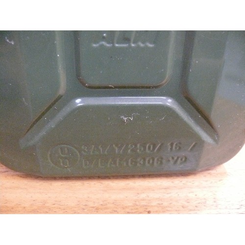 415 - 5L GREEN STEEL FUEL CAN