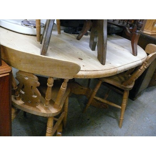 424 - PINE EXTENDING ROUND TO OVAL TABLE  WITH 4 MATCHING FARMHOUSE CHAIRS