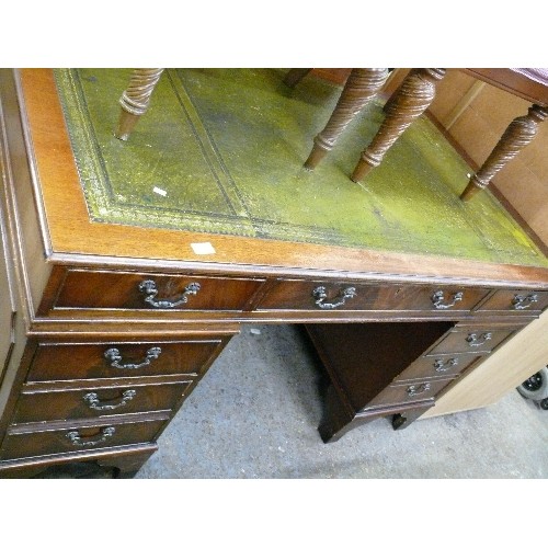 431 - BANKERS' DESK WITH DOUBLE 4 DRAWER PEDESTAL PLUS CENTRAL DRAWER  AND GREEN LEATHER TOP